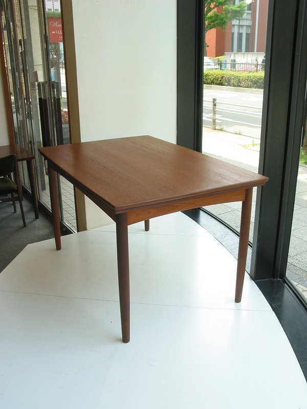 �k���Ƌ�@Dining table(�_�C�j���O�e�[�u��)