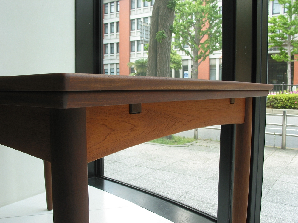 �k���Ƌ�@Dining table(�_�C�j���O�e�[�u��)