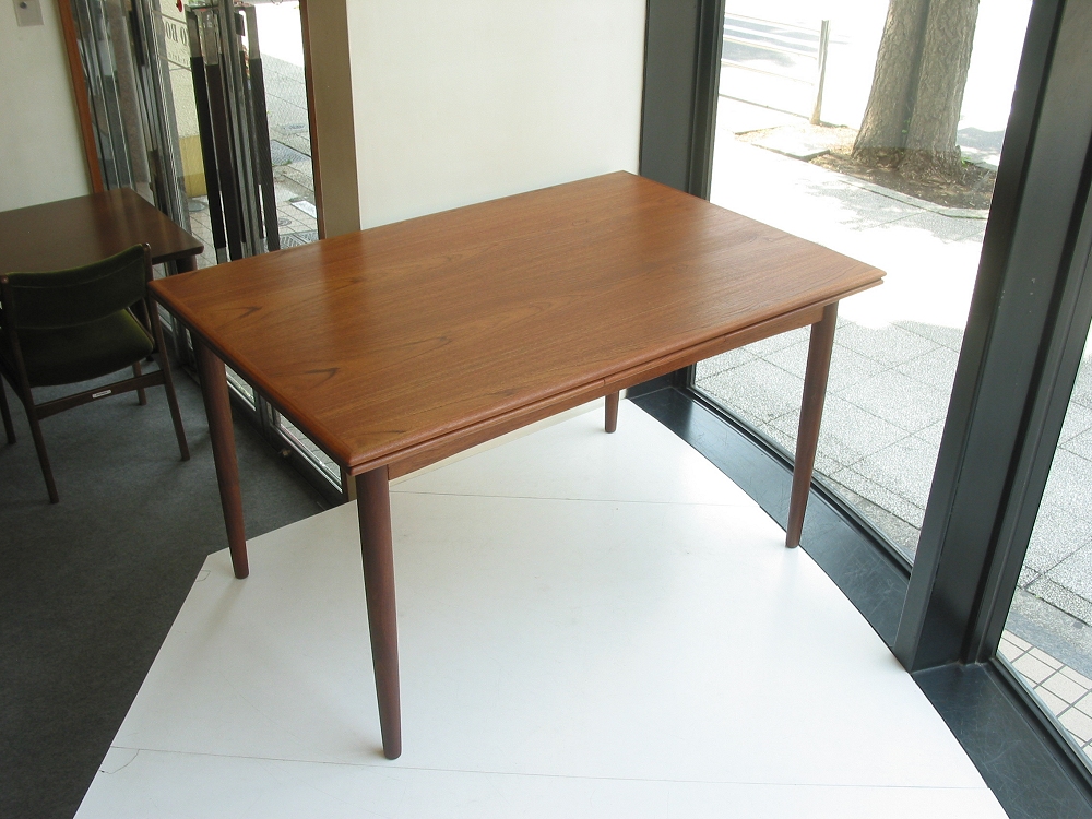 �k���Ƌ�@Dining table(�_�C�j���O�e�[�u��)
