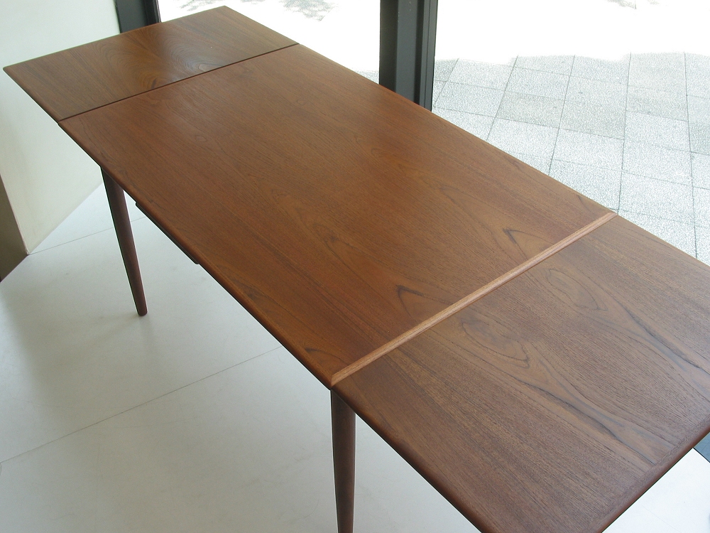 �k���Ƌ�@Dining table(�_�C�j���O�e�[�u��)