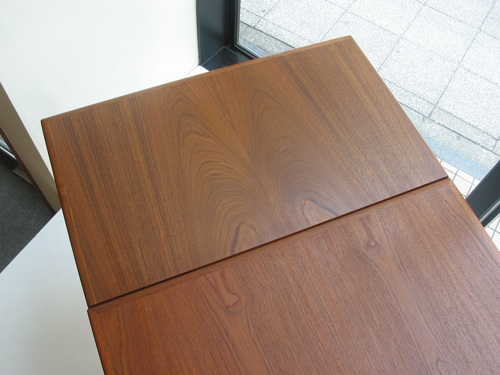 �k���Ƌ�@Dining table(�_�C�j���O�e�[�u��)