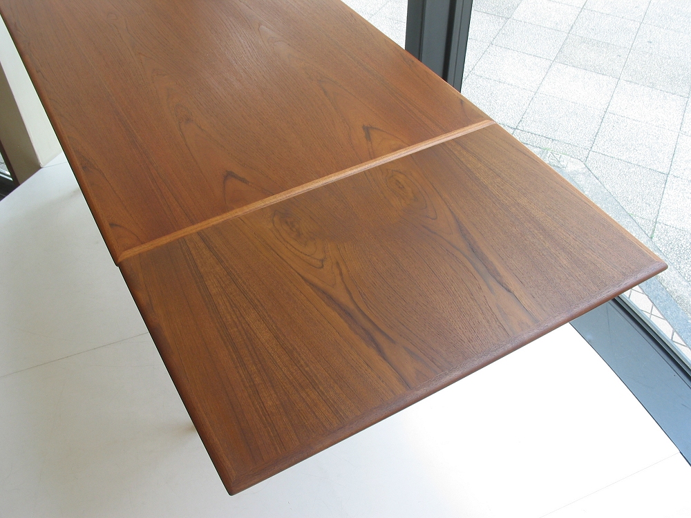 �k���Ƌ�@Dining table(�_�C�j���O�e�[�u��)