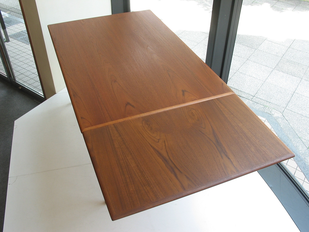 �k���Ƌ�@Dining table(�_�C�j���O�e�[�u��)