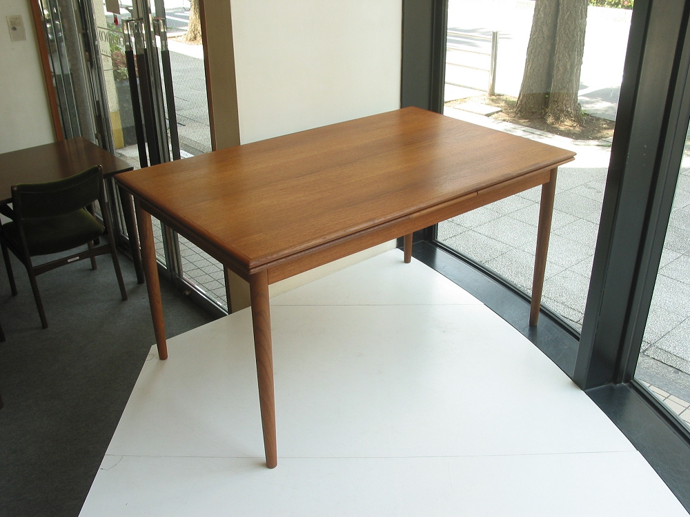 �k���Ƌ�@Dining table(�_�C�j���O�e�[�u��)
