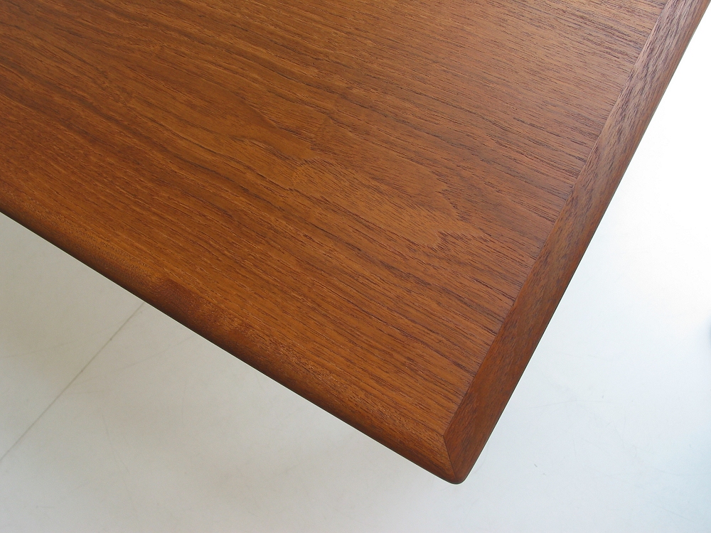 �k���Ƌ�@Dining table(�_�C�j���O�e�[�u��)
