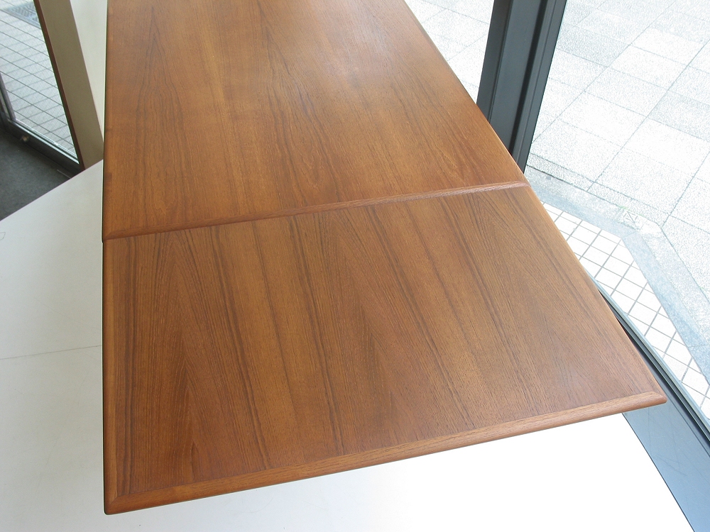 �k���Ƌ�@Dining table(�_�C�j���O�e�[�u��)