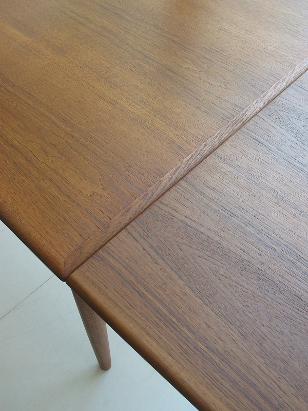 �k���Ƌ�@Dining table(�_�C�j���O�e�[�u��)
