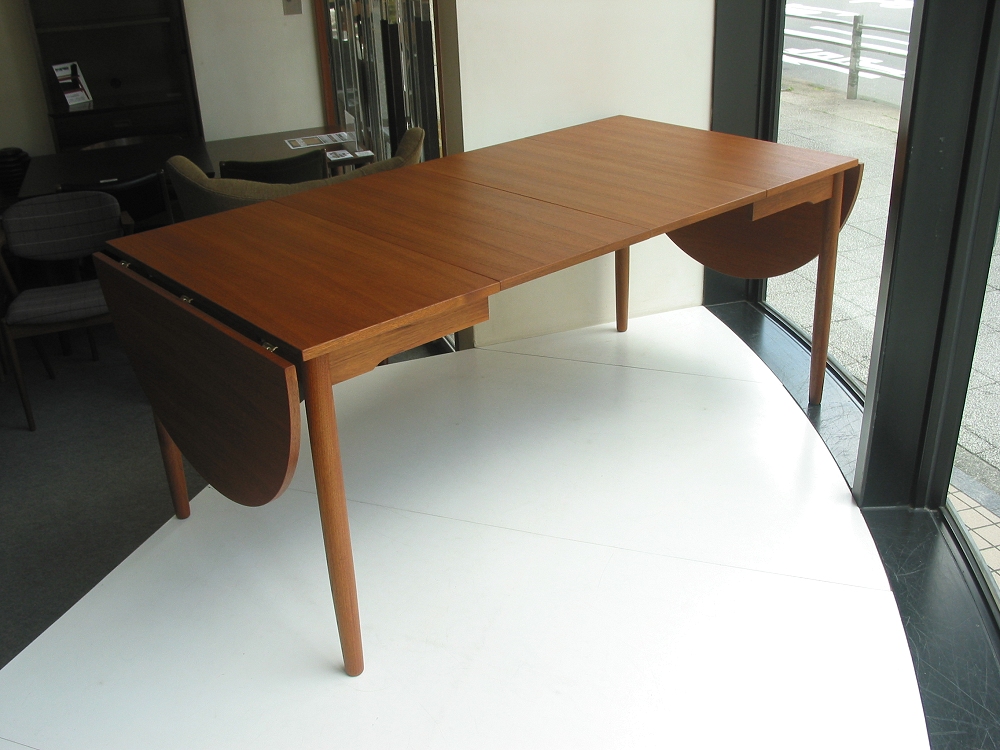 �k���Ƌ�@Dining table(�_�C�j���O�e�[�u��)