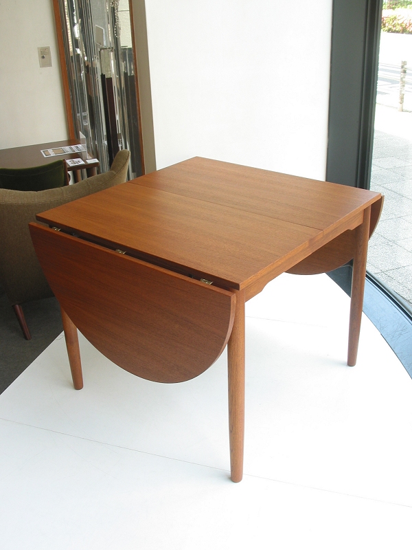 �k���Ƌ�@Dining table(�_�C�j���O�e�[�u��)