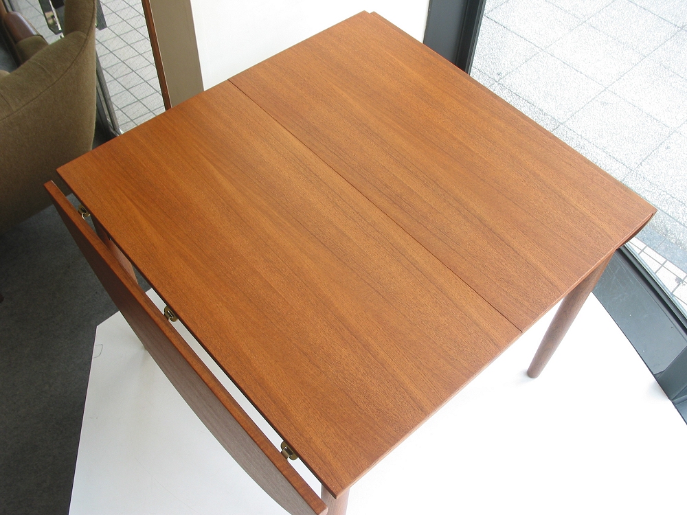 �k���Ƌ�@Dining table(�_�C�j���O�e�[�u��)
