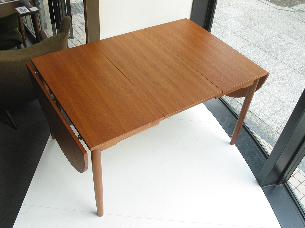 �k���Ƌ�@Dining table(�_�C�j���O�e�[�u��)