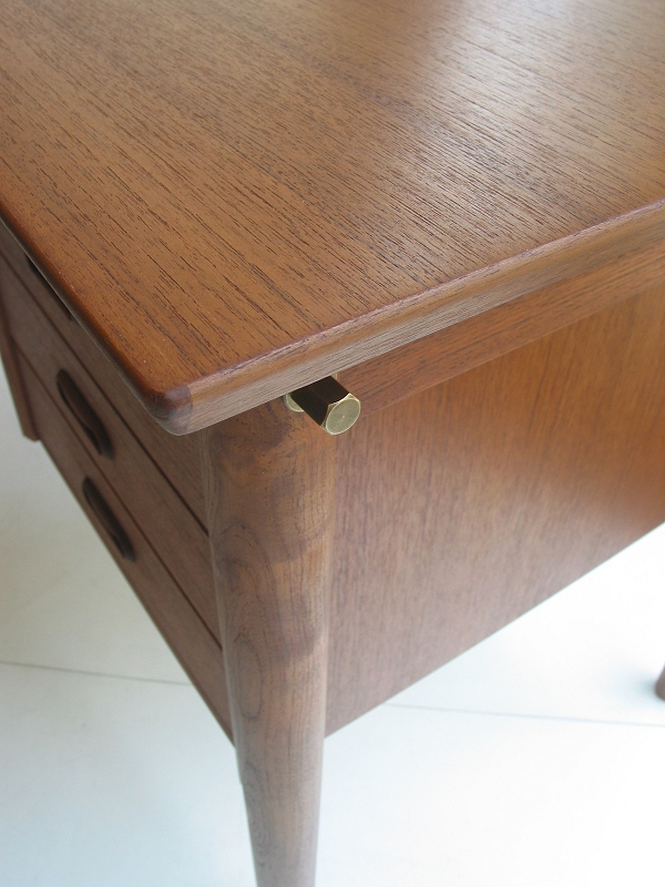 ビンテージ北欧家具 / Arne vodder(アルネ ヴォッター) Desk
