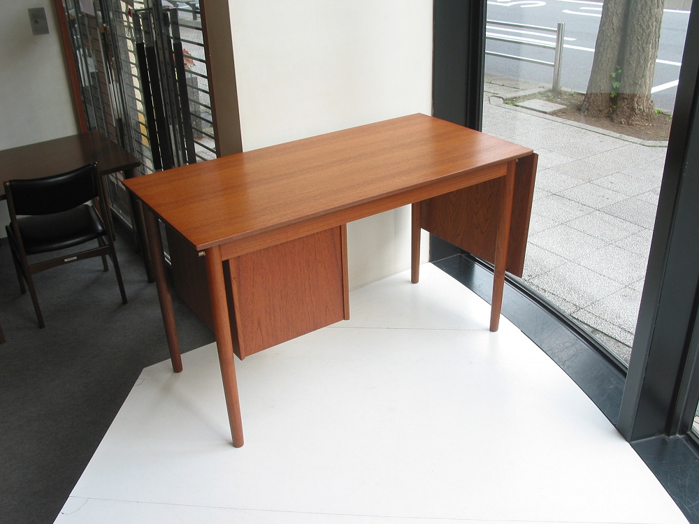 ビンテージ北欧家具 / Arne vodder(アルネ ヴォッター) Desk