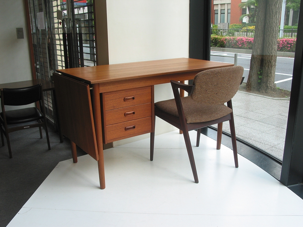 kƋ@Arne vodder(Al Hb^[) DeskifXNj