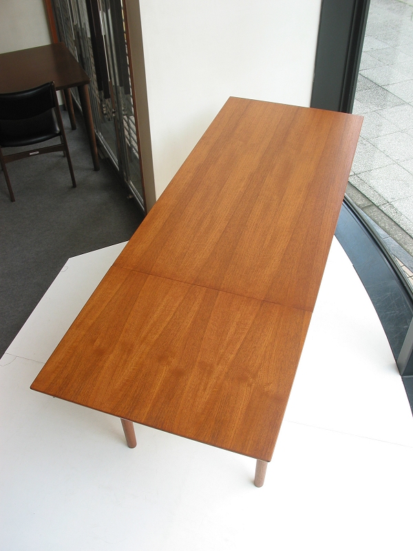 kƋ@Arne vodder(Al Hb^[) DeskifXNj