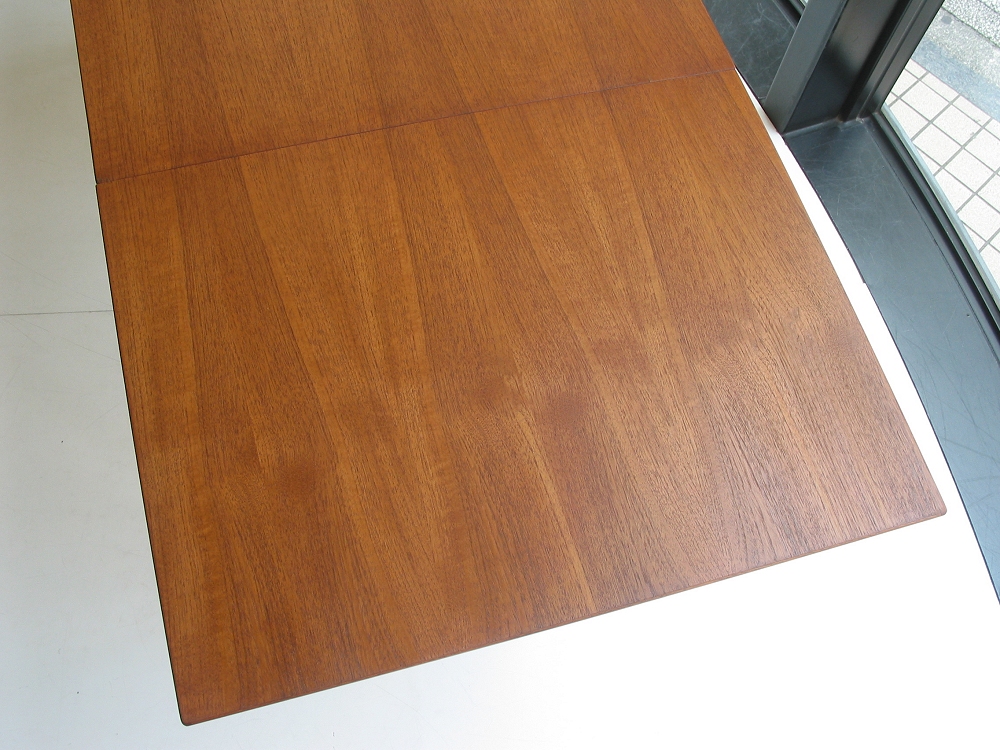 kƋ@Arne vodder(Al Hb^[) DeskifXNj