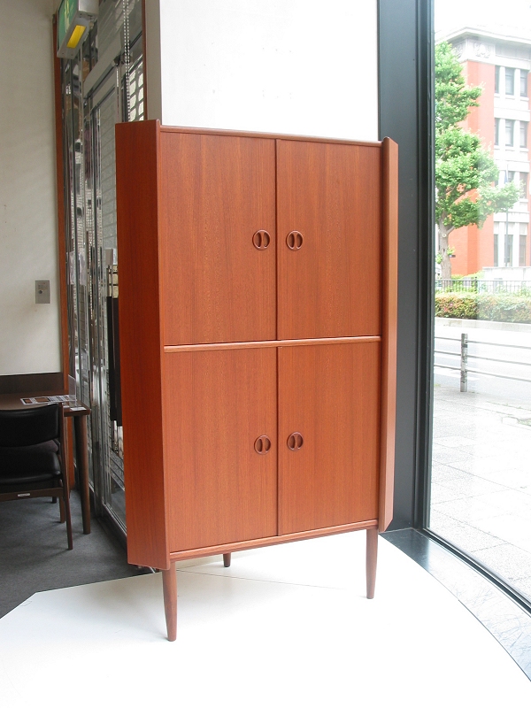 �k���Ƌ�@Corner cabinet�@�R�[�i�[�L���r�l�b�g