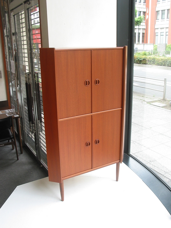 �k���Ƌ�@Corner cabinet�@�R�[�i�[�L���r�l�b�g