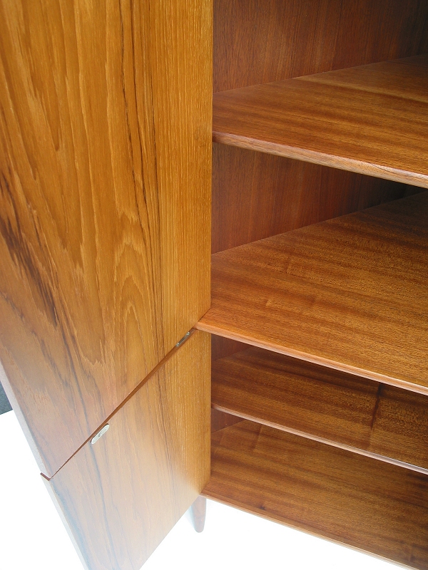 �k���Ƌ�@Corner cabinet�@�R�[�i�[�L���r�l�b�g