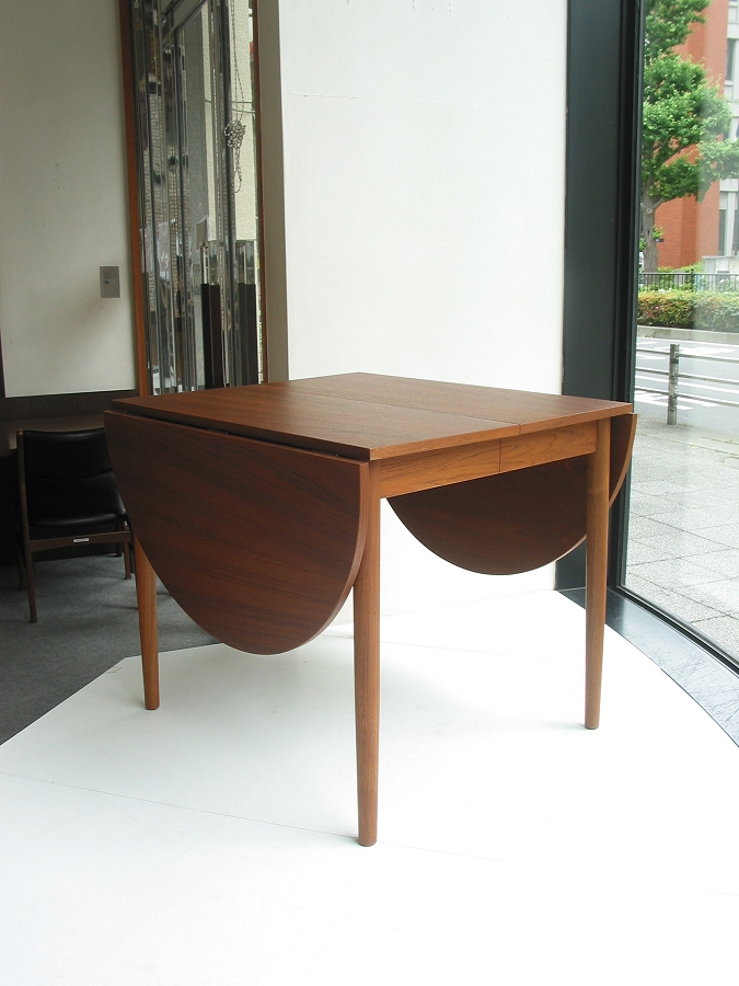 �k���Ƌ�@Dining table(�_�C�j���O�e�[�u��)