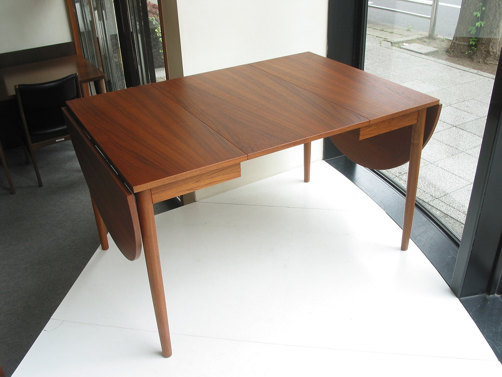 �k���Ƌ�@Dining table(�_�C�j���O�e�[�u��)