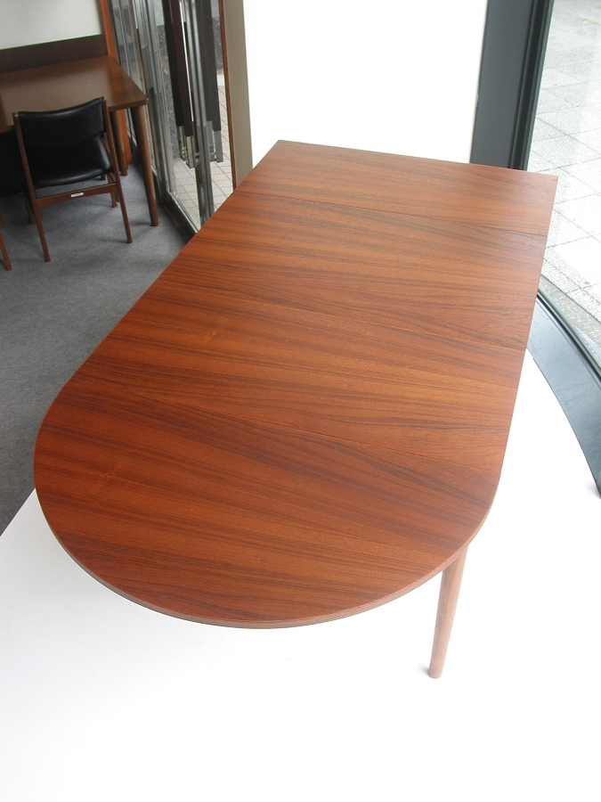 �k���Ƌ�@Dining table(�_�C�j���O�e�[�u��)