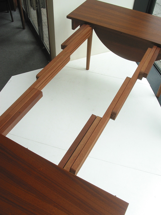 �k���Ƌ�@Dining table(�_�C�j���O�e�[�u��)
