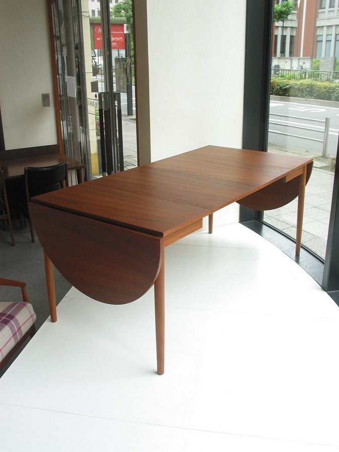 �k���Ƌ�@Dining table(�_�C�j���O�e�[�u��)