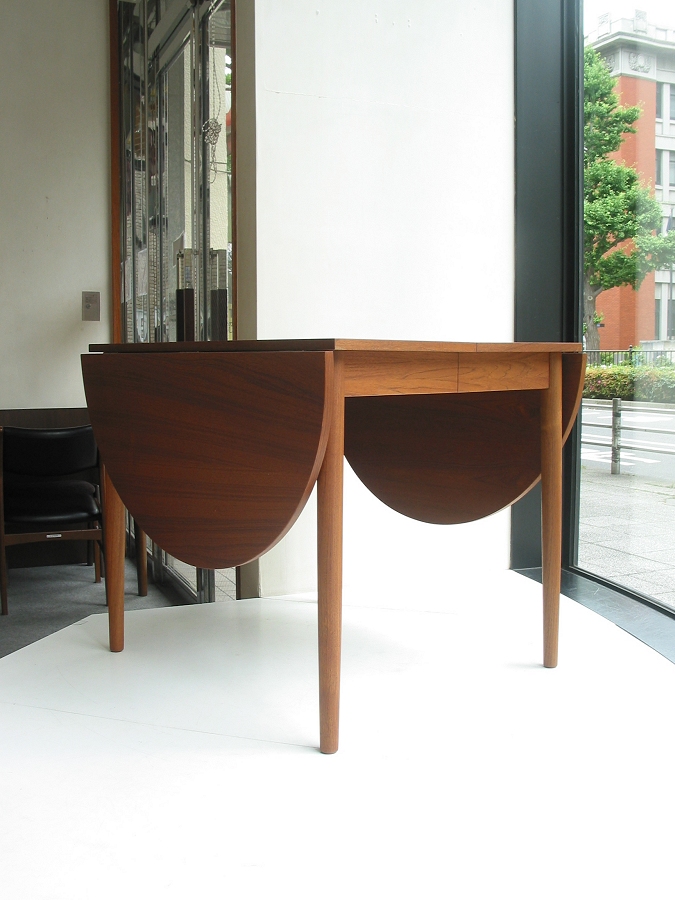�k���Ƌ�@Dining table(�_�C�j���O�e�[�u��)