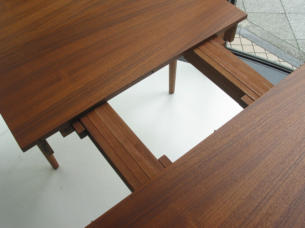 �k���Ƌ�@Dining table(�_�C�j���O�e�[�u��)