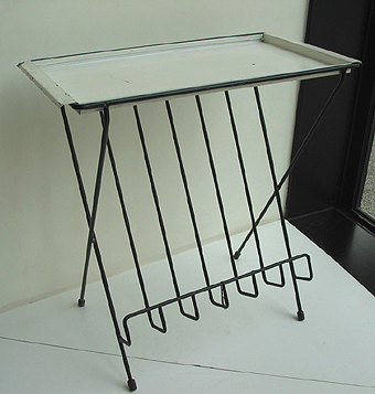 Side table with Magazaine holder