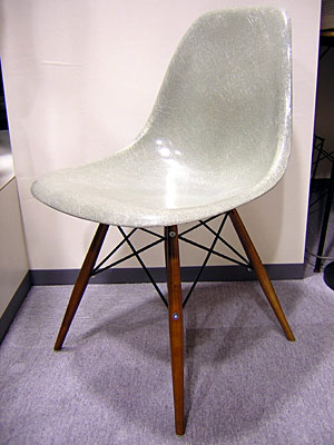 EAMES Side Shell Dowelベース