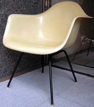 EAMES Arm Shell H ベース(LOW) (アイボリー)