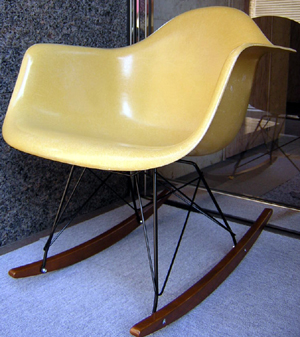 EAMES Arm Shell Rocker ベース (マスタード)