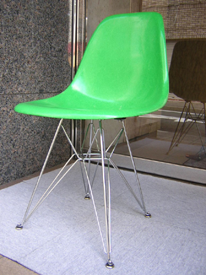 EAMES Side Shell エッフェルベース (ケリーグリーン)