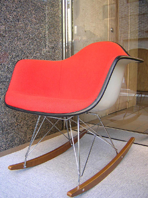 EAMES Arm Shell rockerベース (レッド)
