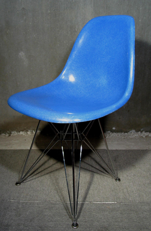EAMES Side Shell Eiffel�x�[�X(�u���[)