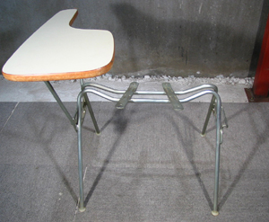 EAMES Stacking Base (デスク付)