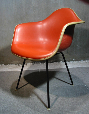 EAMES Arm Shell Hベース (nauga lether/brick brown)