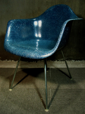 EAMES Arm Shell Hベース (Navy)