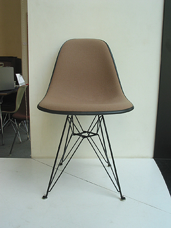 EAMES Side Shell Dowel Leg base