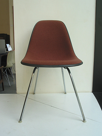 EAMES Side Shell Dowel Leg base