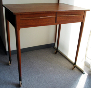 CASTER TABLE