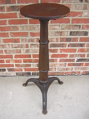 Wood �~ Iron Table