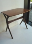 Small table / �k���Ƌ� �f���}�[�N�Ƌ�