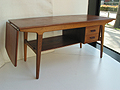 Center table / �k���Ƌ� �f���}�[�N�Ƌ�