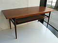 Center table / �k���Ƌ� �f���}�[�N�Ƌ�