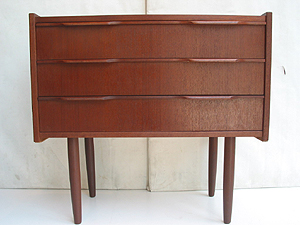 3 drawer chest / �k���Ƌ� �f���}�[�N�Ƌ�