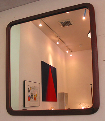 Teak mirror / �k���Ƌ� �f���}�[�N�Ƌ�