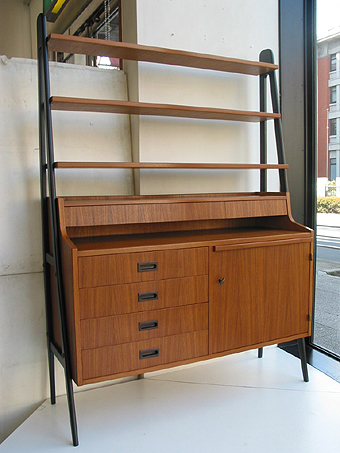 Open shelf / �k���Ƌ� �f���}�[�N�Ƌ�